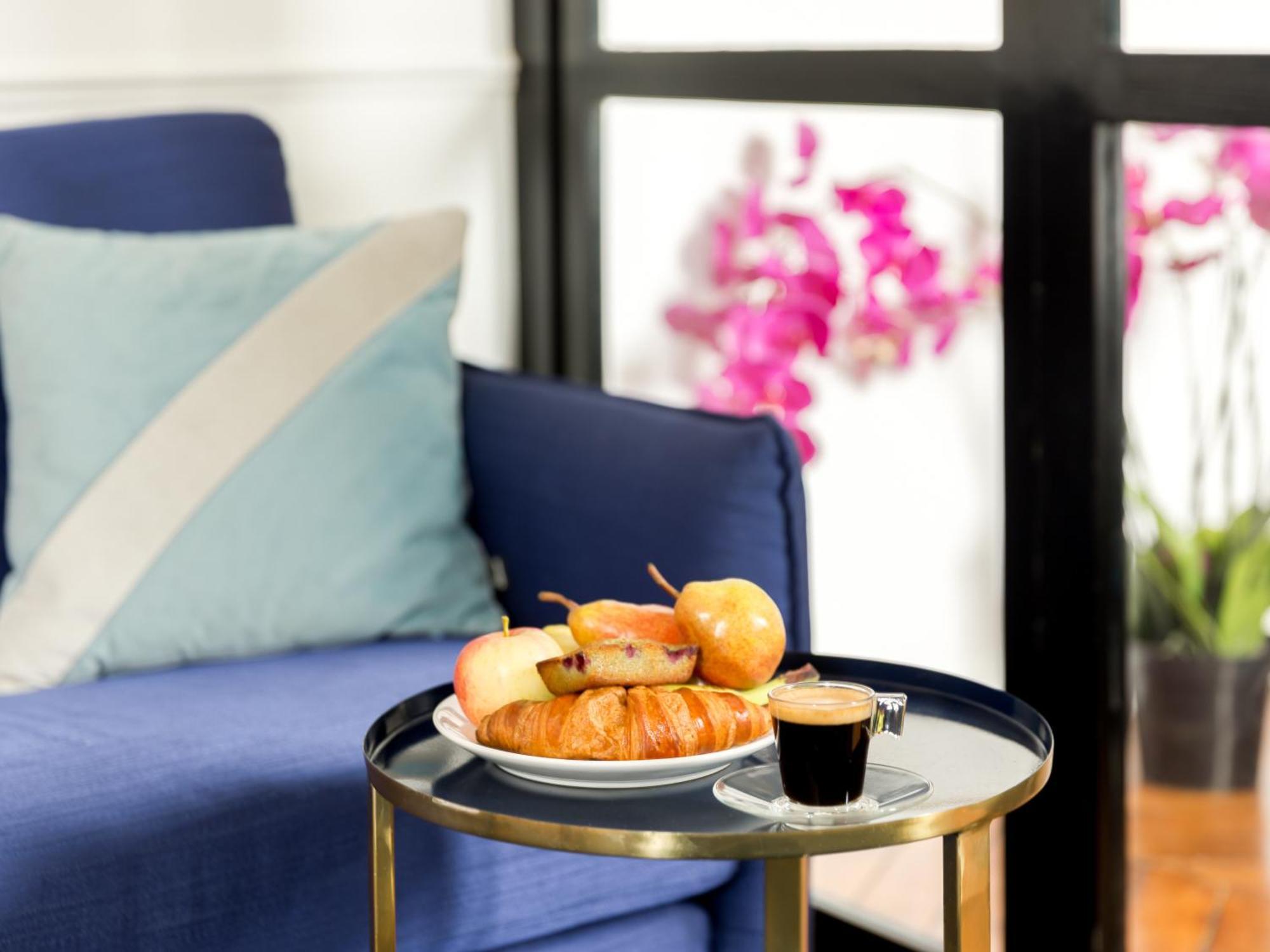 Luxury 2 Bedroom Duplex - Beautiful Monument View * Paris